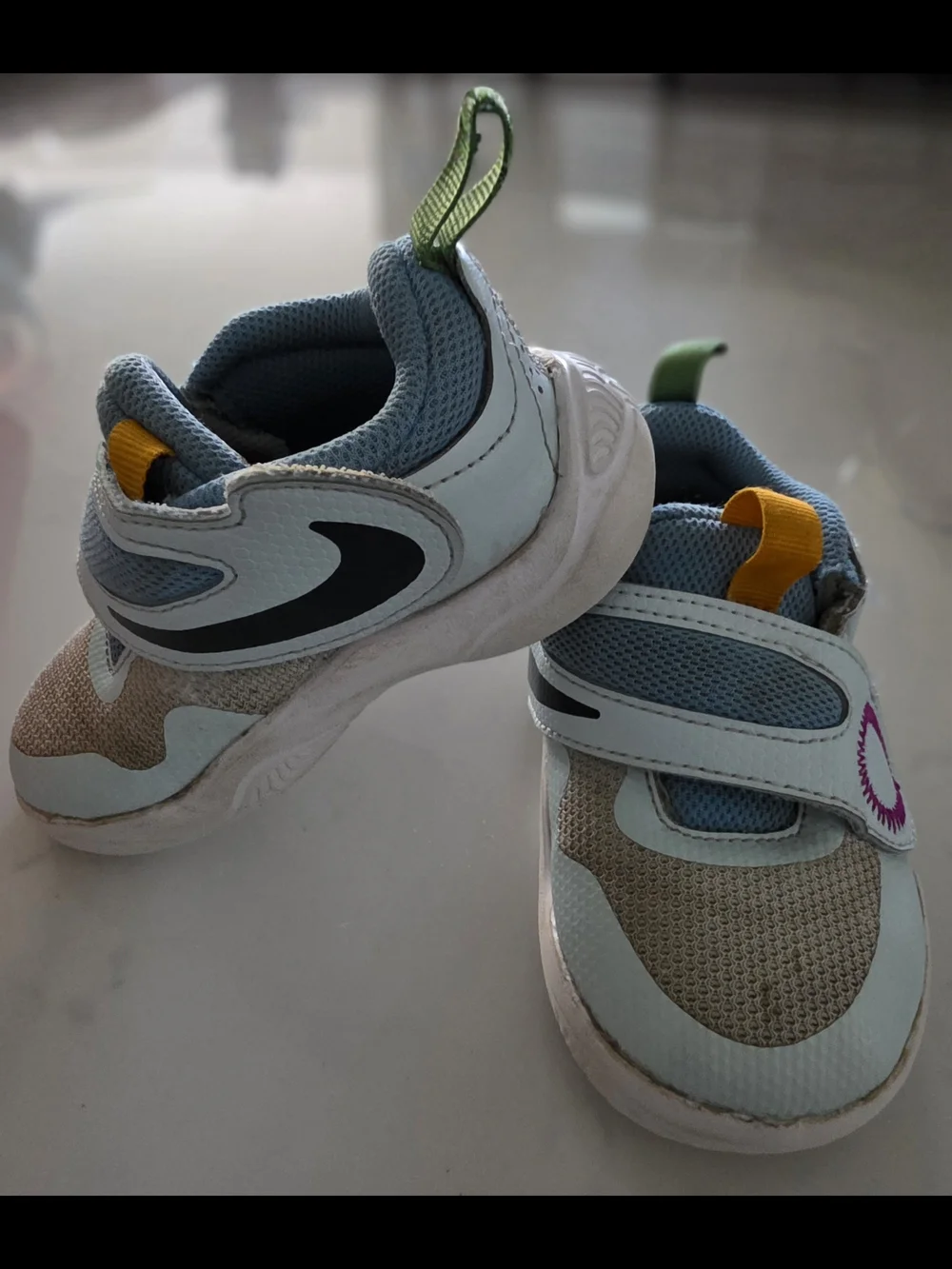 Nike Kids Size 7c Light Blue and Beige Athletic Shoes with Hook-and-Loop Strap